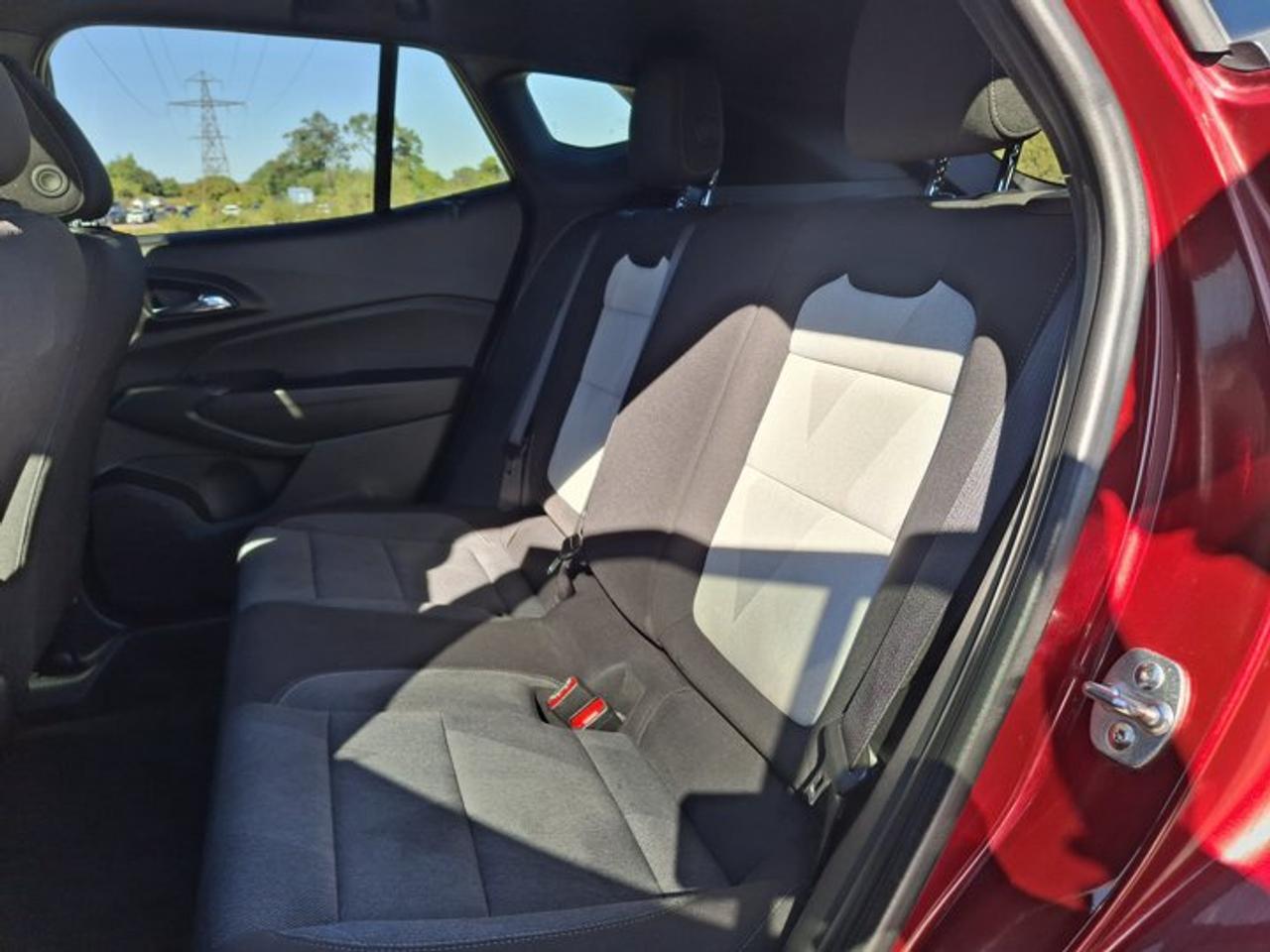 2024 Chevrolet Trax 1RS | Sunroof | Heated Seats + Steering | CarPlay | Remote Start | Blind Spot | Rear Cam | and More! Photo