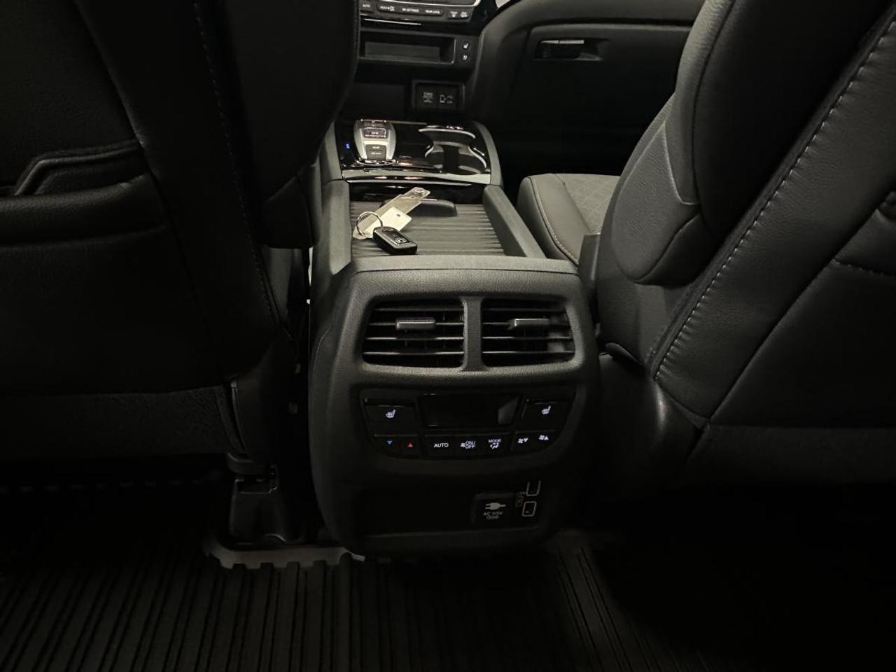 2023 Honda Passport Touring TOURING/AWD/LEATHER/ROOF/NAVI! Photo