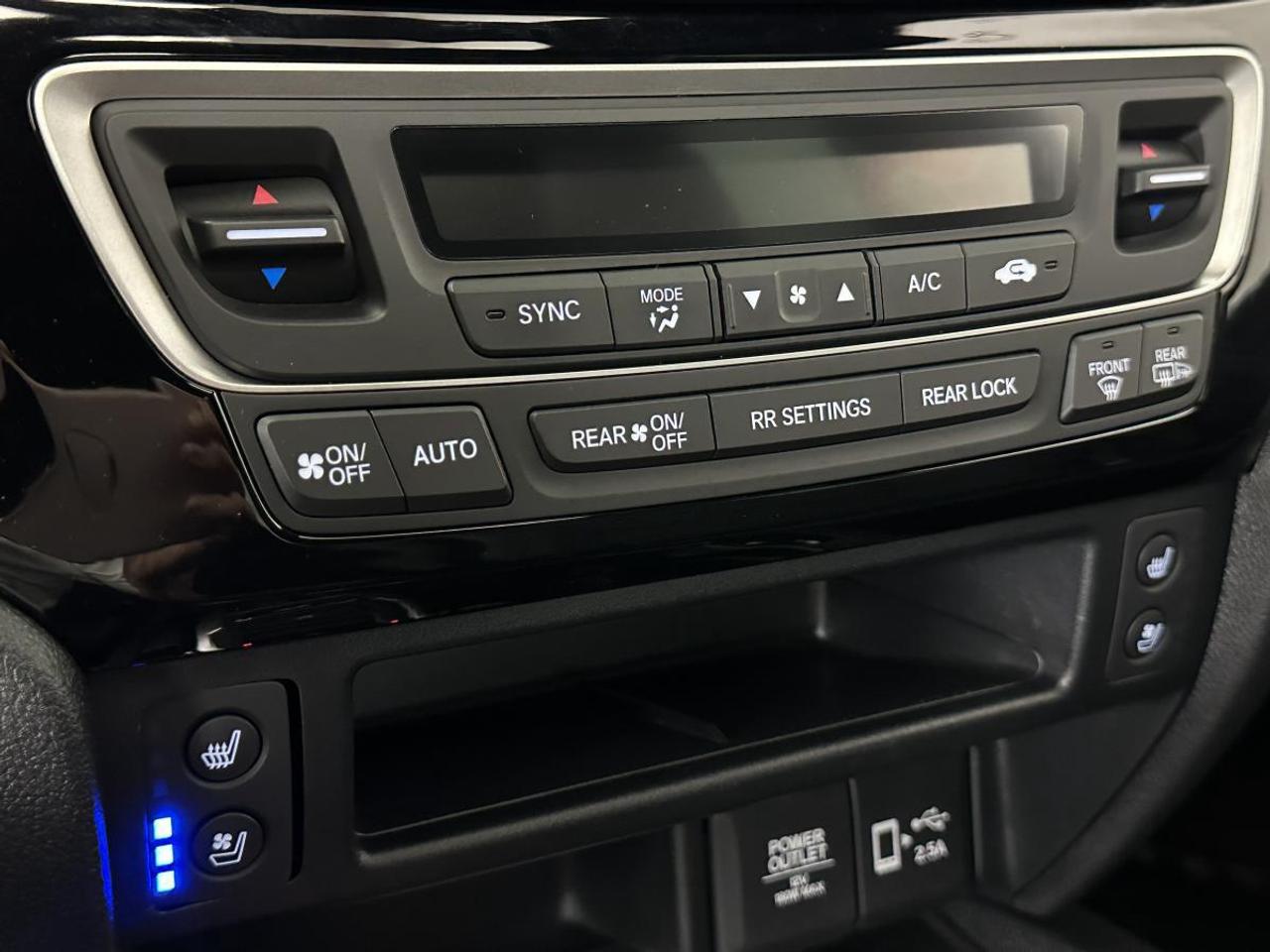 2023 Honda Passport Touring TOURING/AWD/LEATHER/ROOF/NAVI! Photo