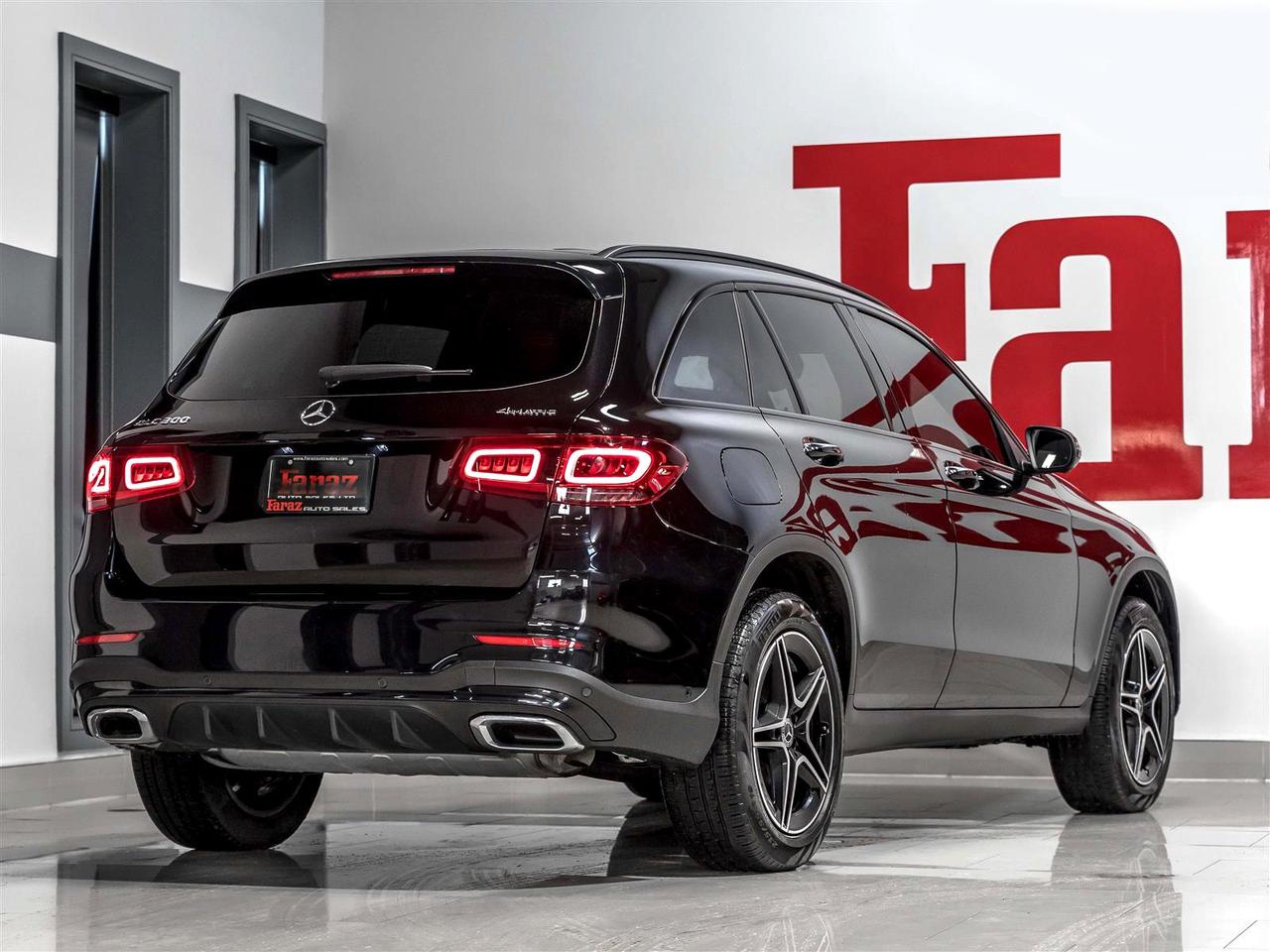 2020 Mercedes-Benz GLC GLC 300|AMG Night Package|Premium Package|360 Camera Photo