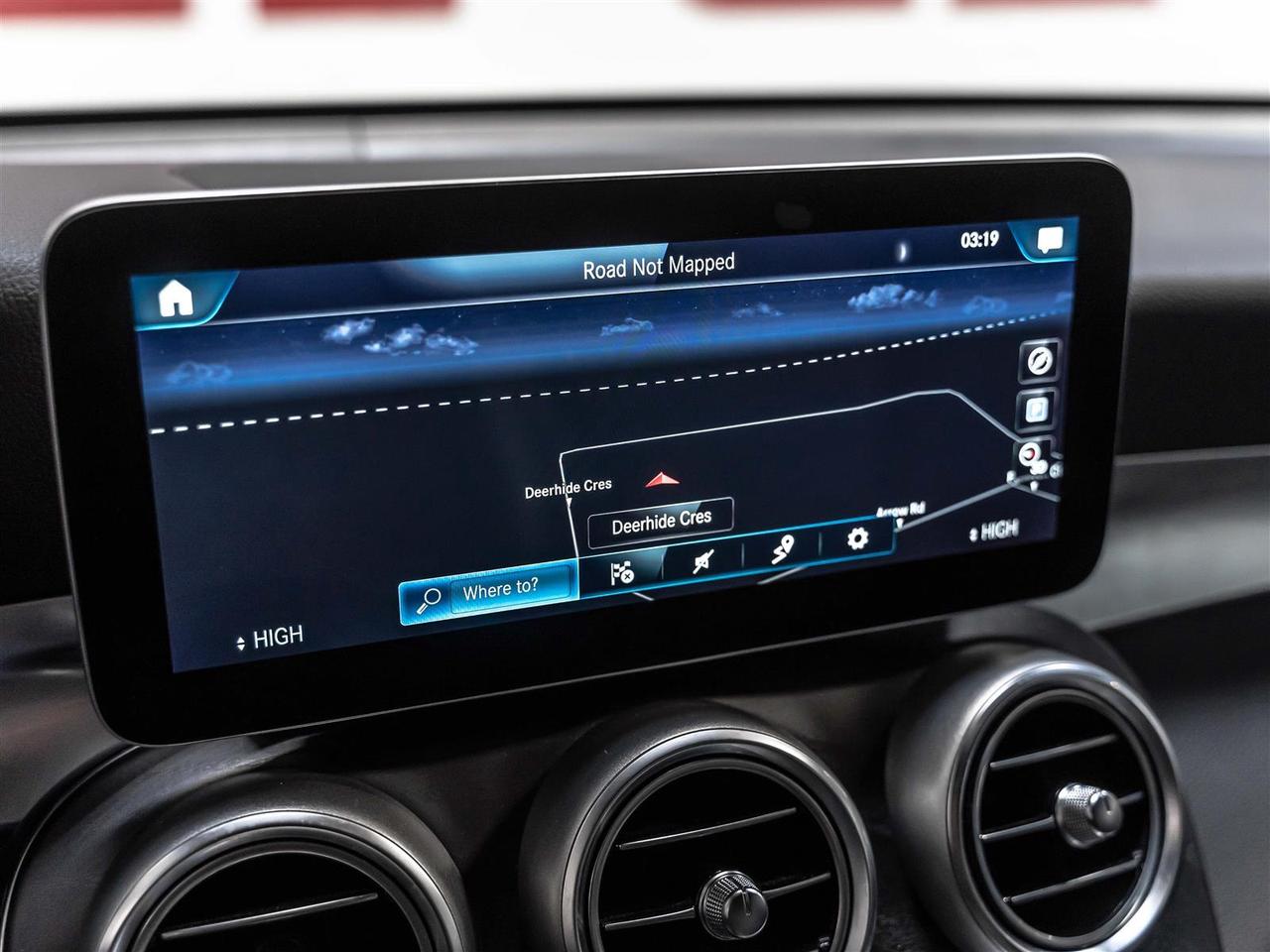 2020 Mercedes-Benz GLC GLC 300|AMG Night Package|Premium Package|360 Camera Photo