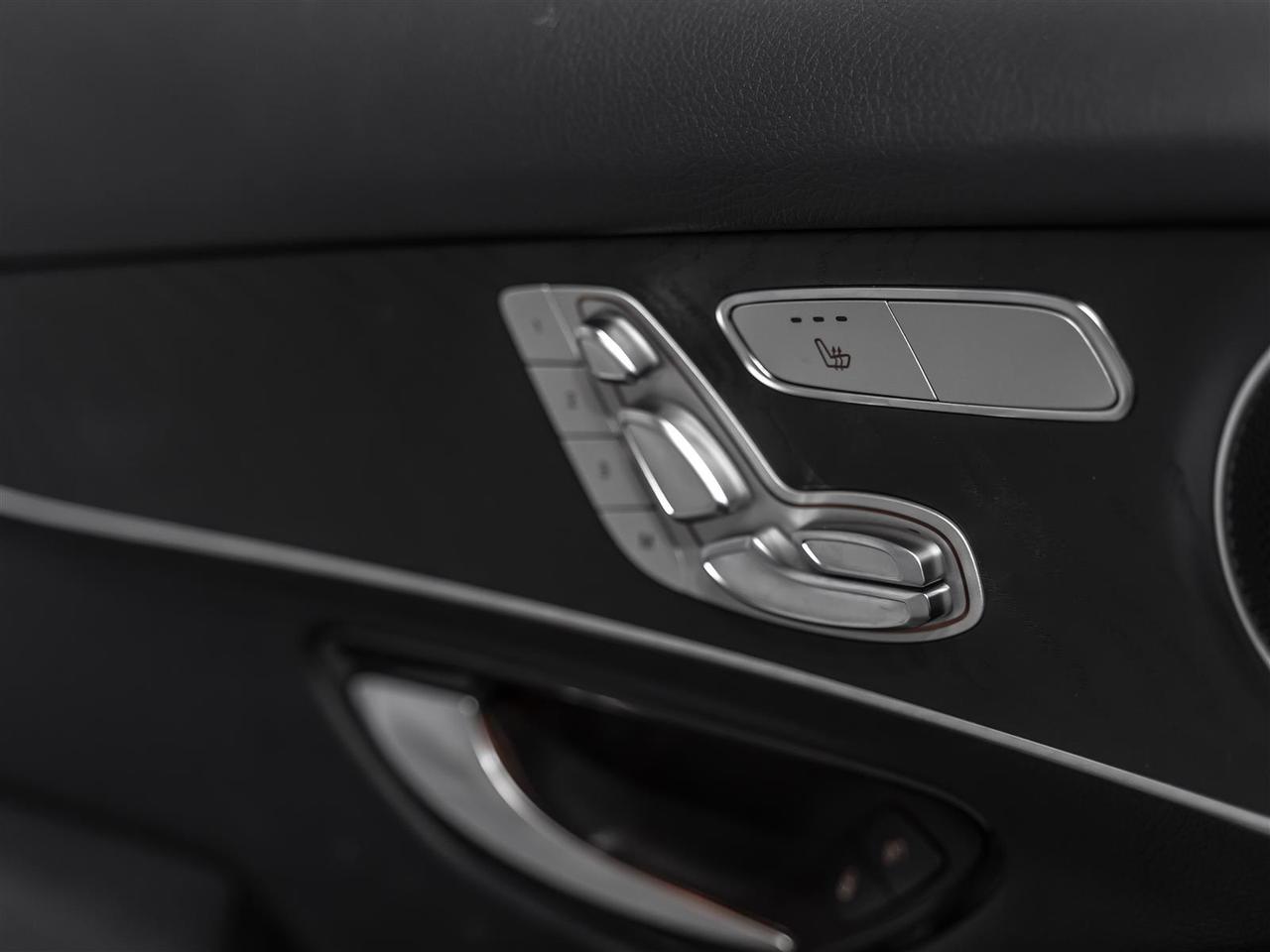 2020 Mercedes-Benz GLC GLC 300|AMG Night Package|Premium Package|360 Camera Photo