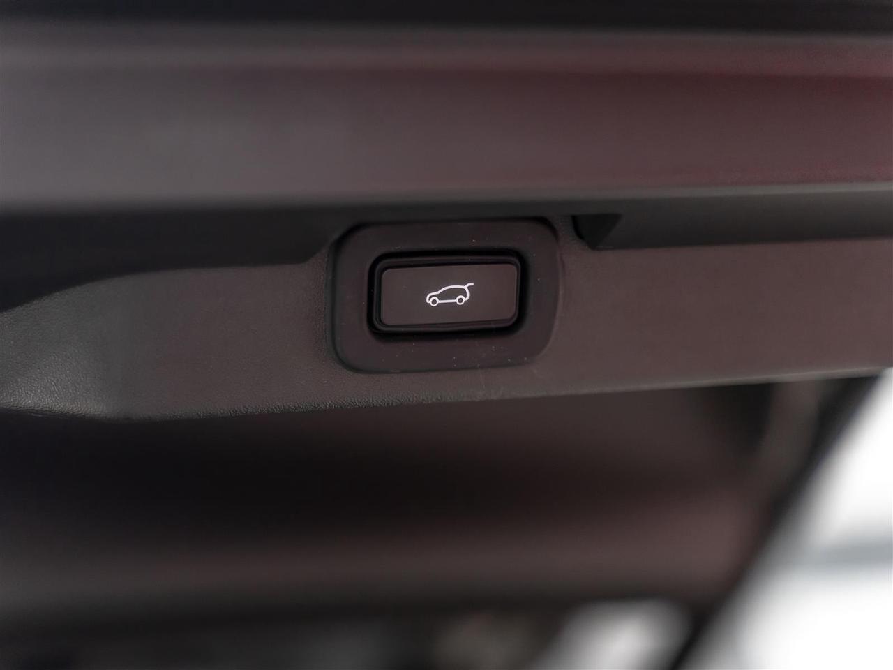 2022 Land Rover Discovery R-Dynamic S|P360 Turbo Inline-6|Adaptive Cruise|360 Camera|Meridian Photo