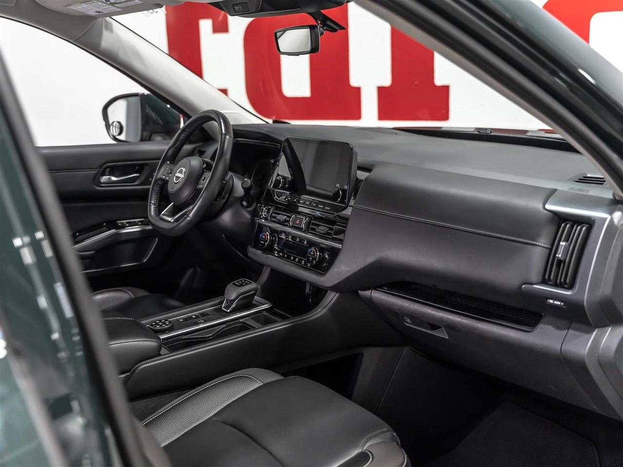 2024 Nissan Pathfinder SL 4WD|8-Passenger|Heads-Up|BOSE|Adaptive Cruise|360 Camera Photo