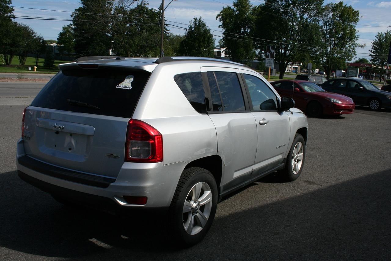 2011 Jeep Compass North Edition Photo4