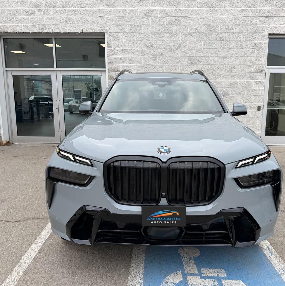 Used 2024 BMW X7 xDrive40i for sale in Surrey, BC