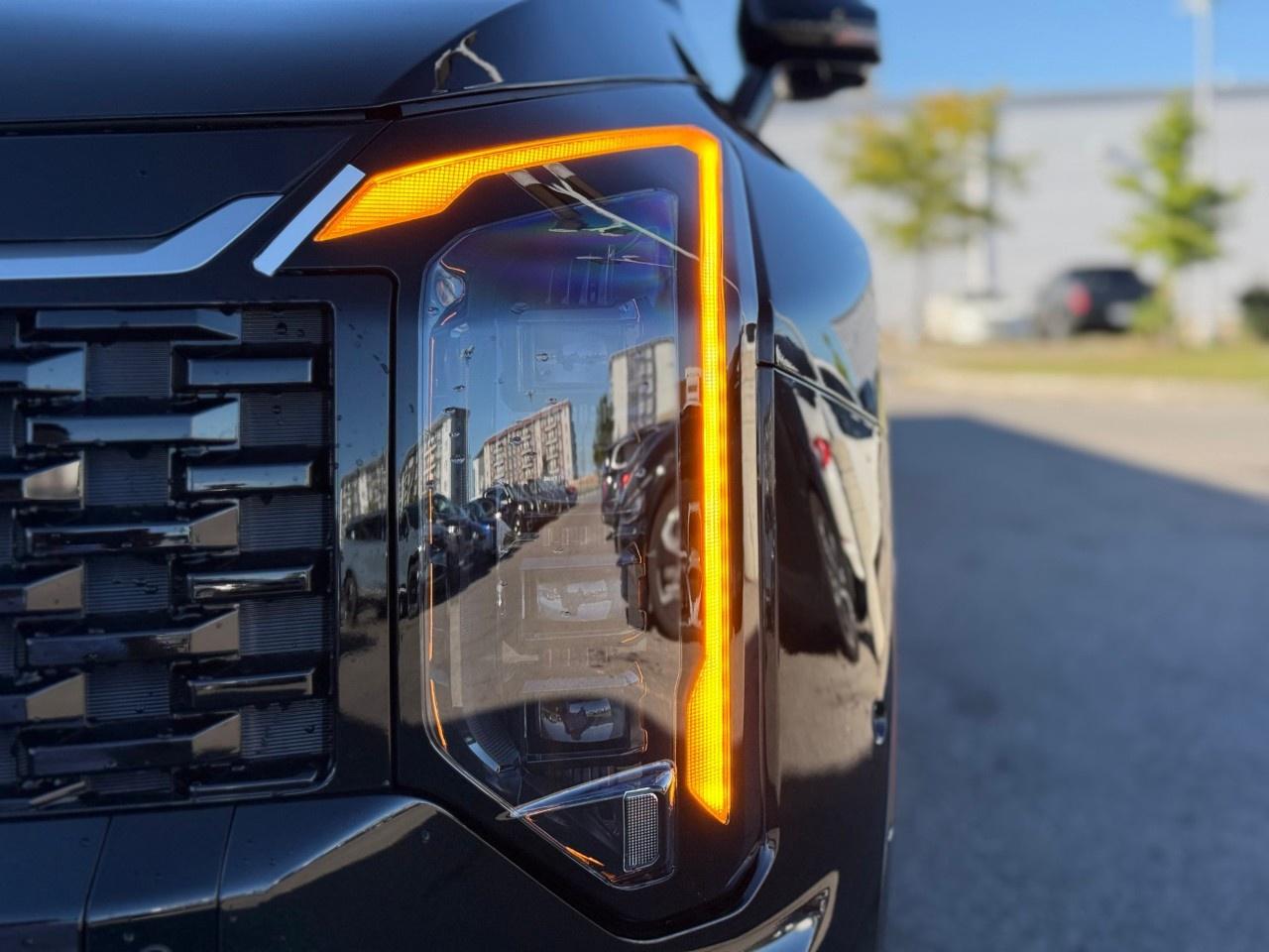 2027 Kia Sportage Plug-In Hybrid SX AWD w/Red Interior Photo