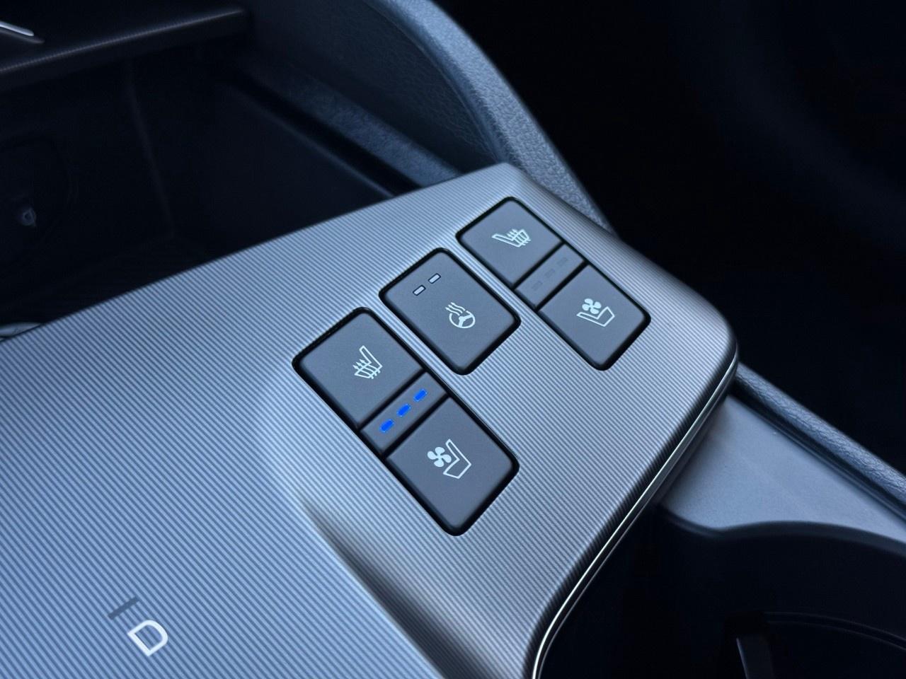 2027 Kia Sportage Plug-In Hybrid SX AWD w/Red Interior Photo