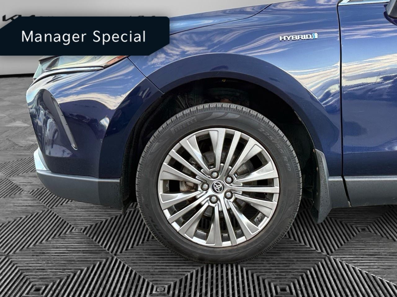 2021 Toyota Venza XLE AWD Photo