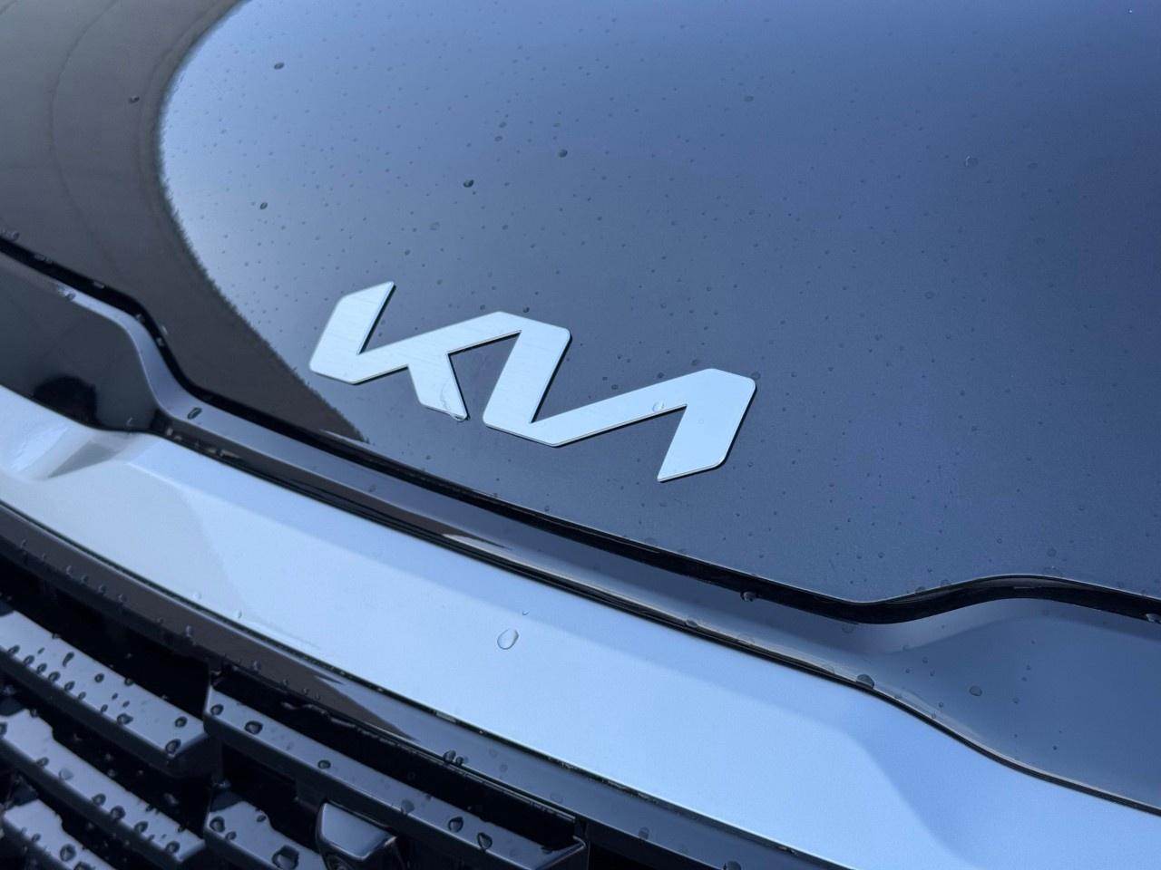 2027 Kia Sportage Plug-In Hybrid SX AWD w/Black Interior Photo