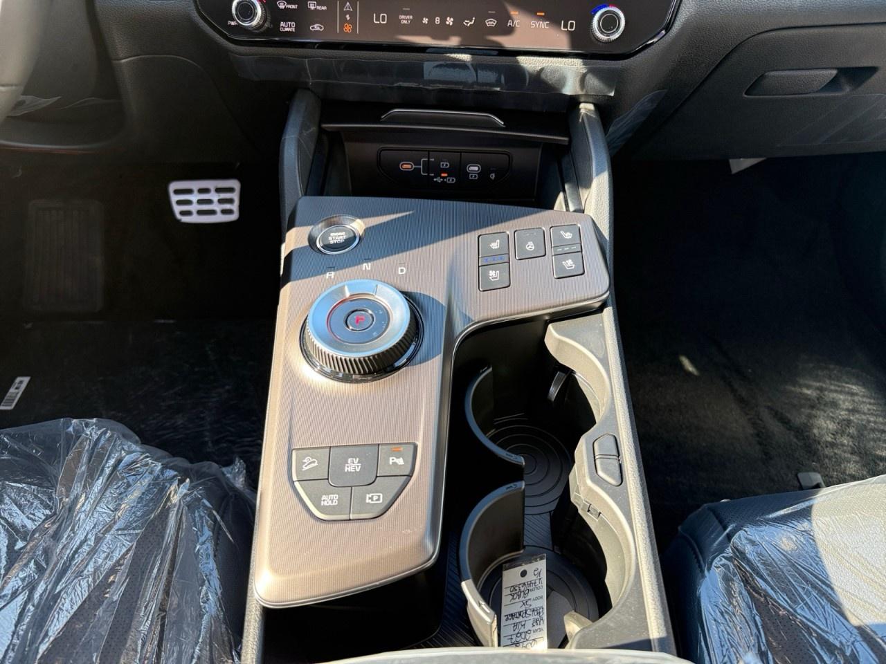 2027 Kia Sportage Plug-In Hybrid SX AWD w/Black Interior Photo