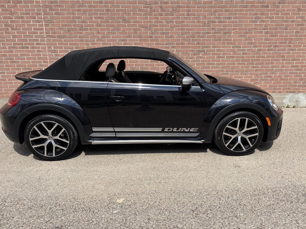 2019 Volkswagen Beetle Dune Photo1