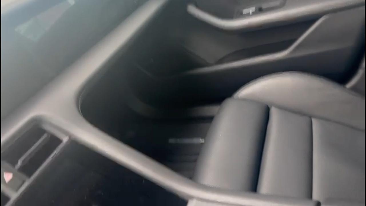 1786726913952