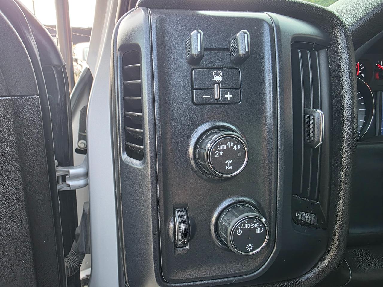 2017 Chevrolet Silverado 1500 4WD Double Cab Photo