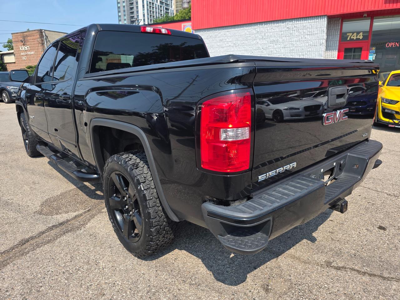 2017 GMC Sierra 1500 SLE Elevation 4WD Photo