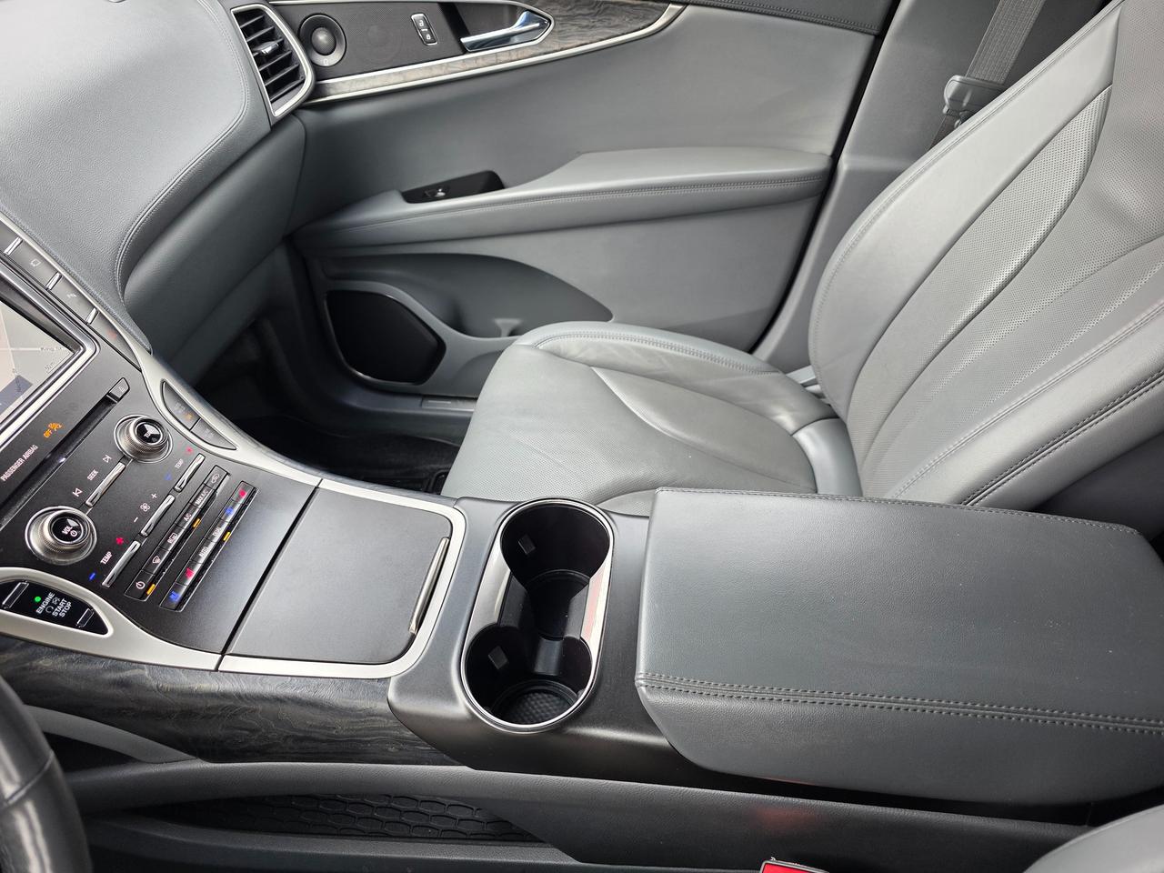 2019 Lincoln Nautilus Reserve AWD Photo
