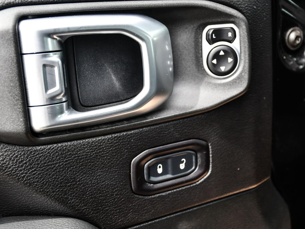 2020 Jeep Gladiator Overland Photo
