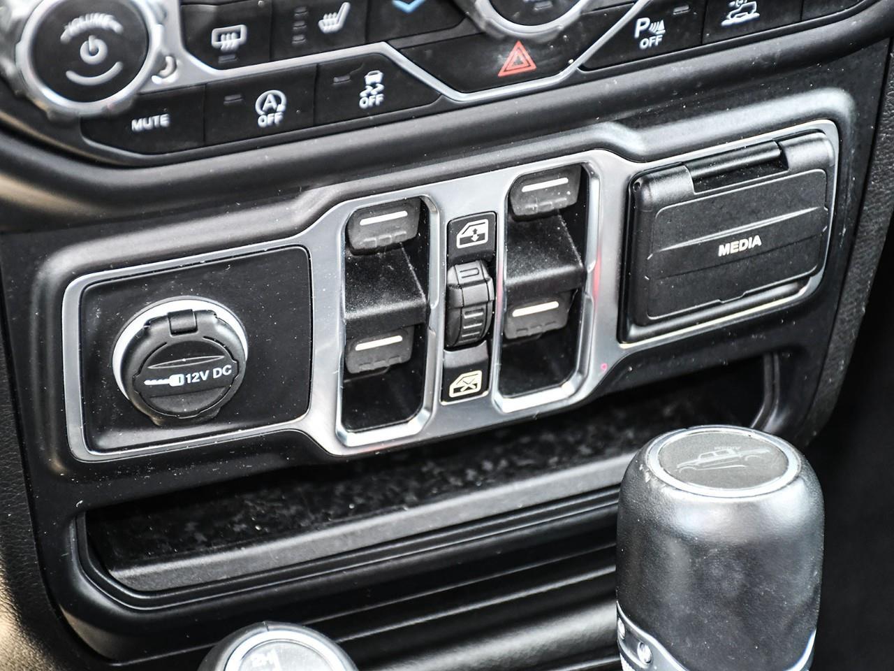 2020 Jeep Gladiator Overland Photo