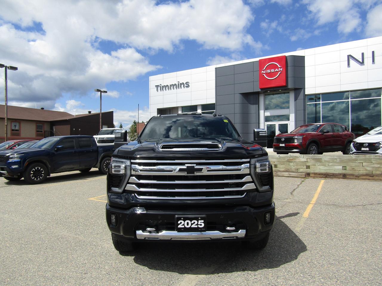 2025 Chevrolet Silverado High Country Photo2