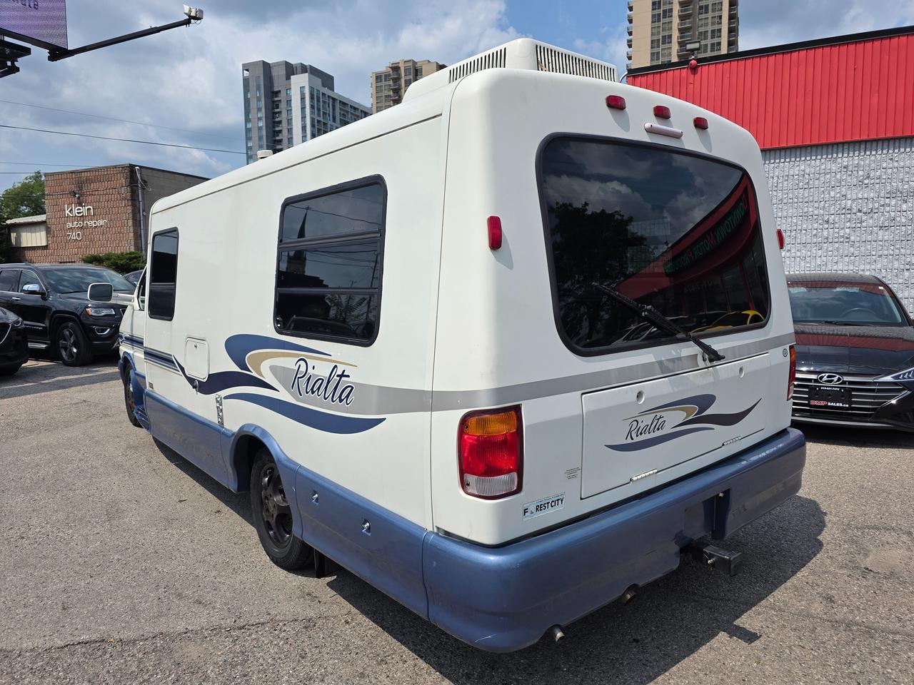 2003 Volkswagen Eurovan Rialta 22FT QD Winnebago Photo