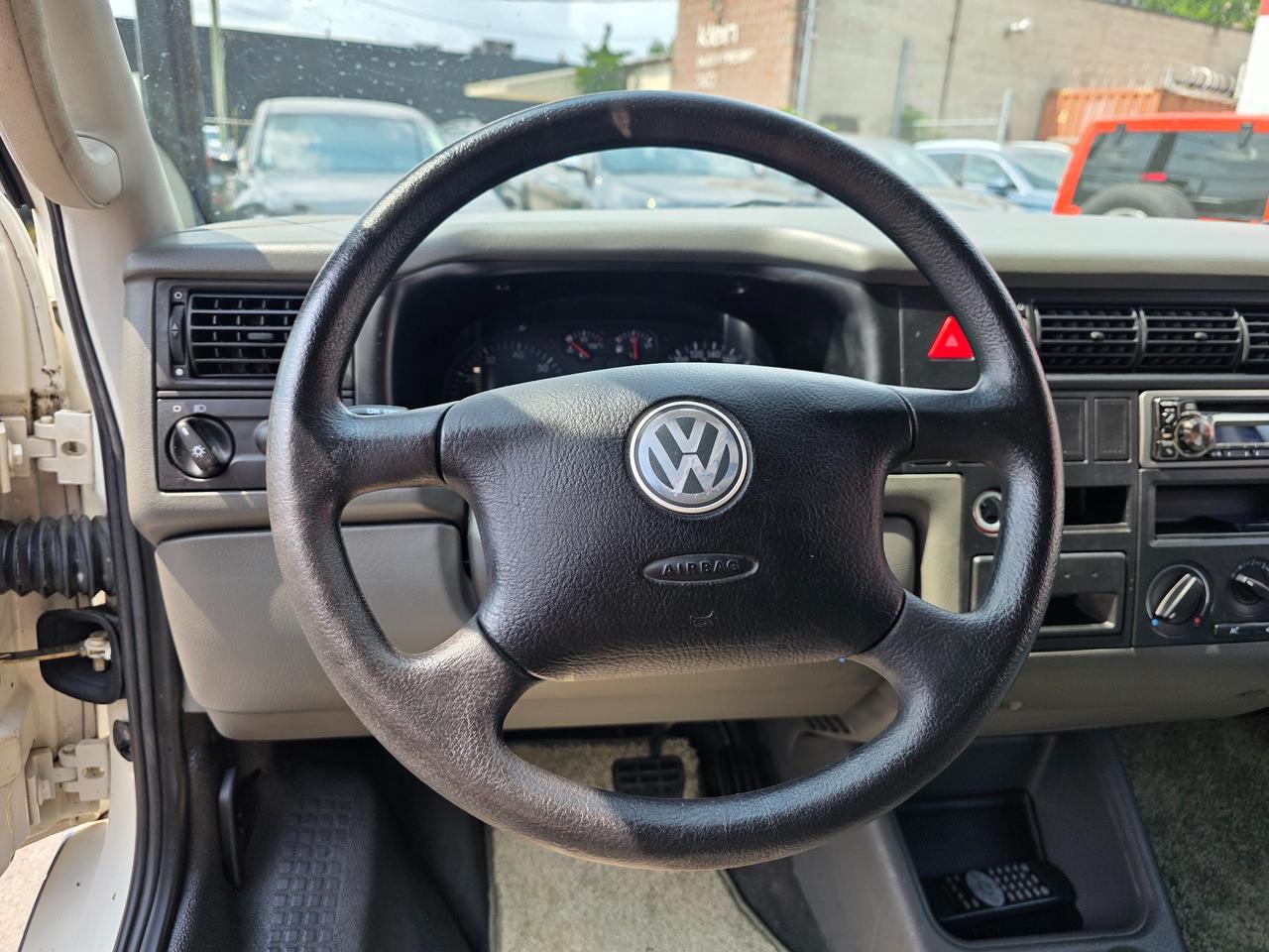 2003 Volkswagen Eurovan Rialta 22FT QD Winnebago Photo