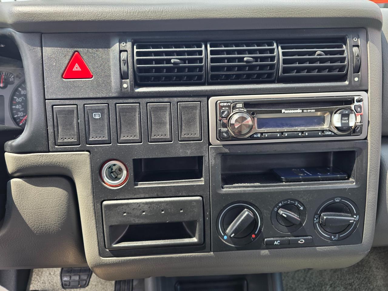 2003 Volkswagen Eurovan Rialta 22FT QD Winnebago Photo