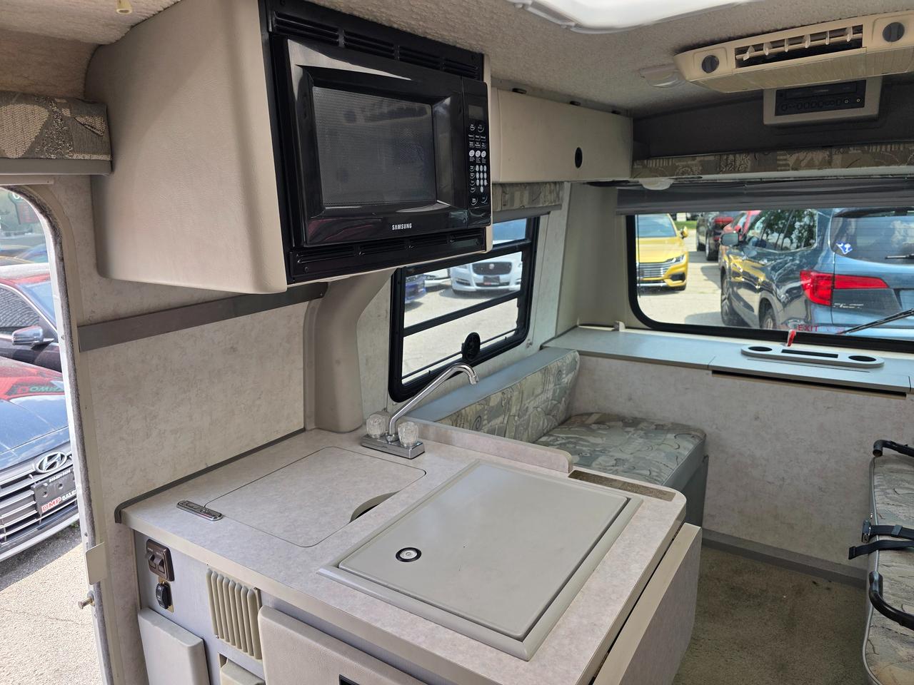 2003 Volkswagen Eurovan Rialta 22FT QD Winnebago Photo