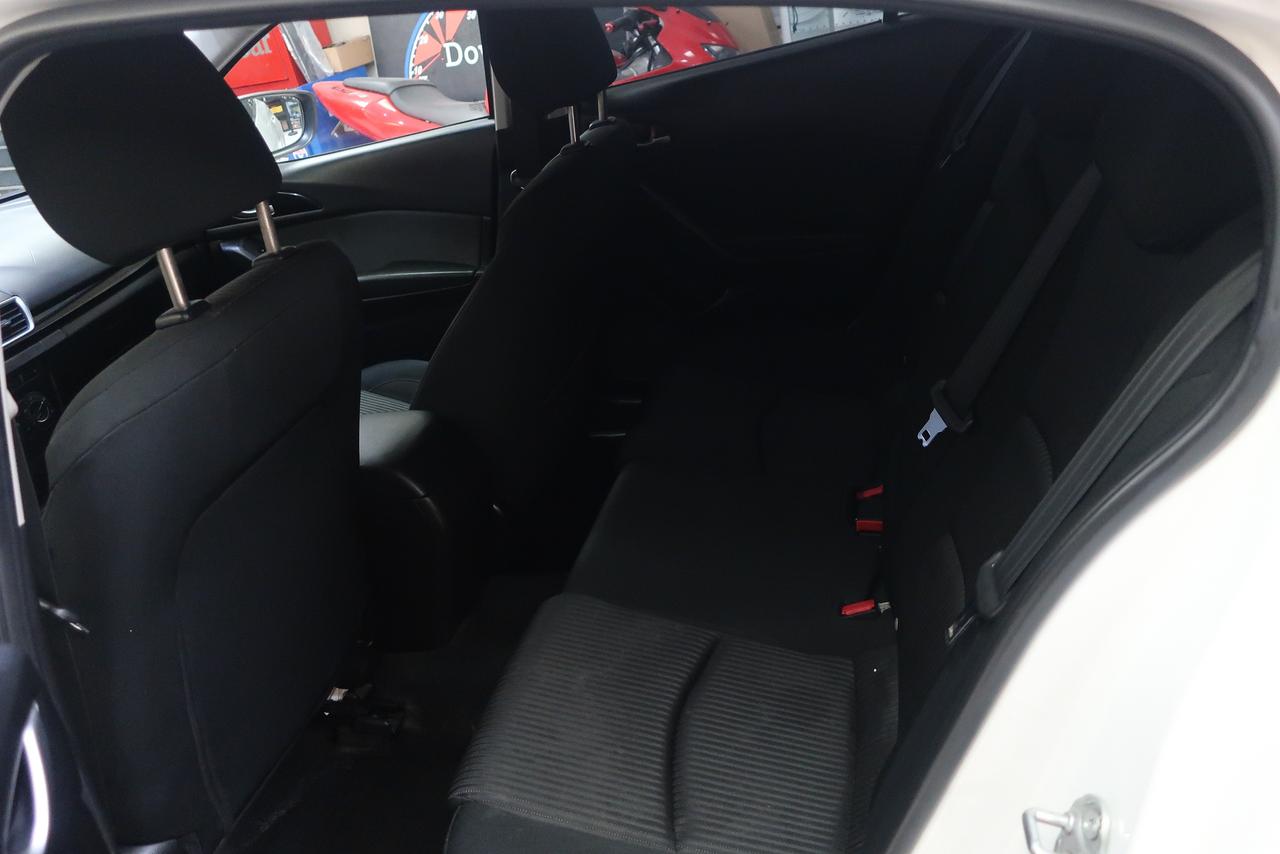 2015 Mazda MAZDA3 4DR HB SPORT AUTO GS Photo