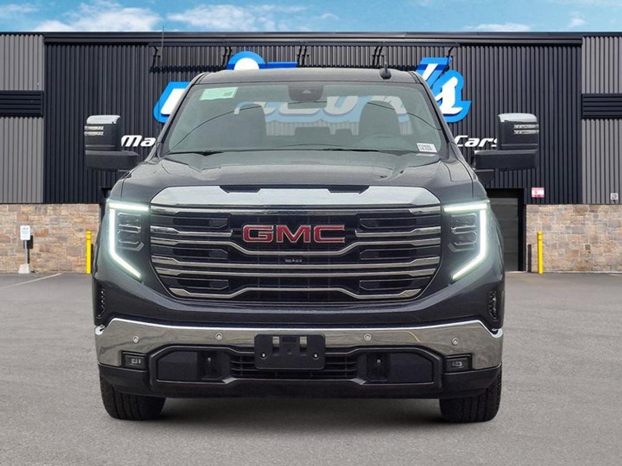 2024 GMC Sierra 1500 SLT Crew 4X4 | 6.2L V8 | 6.5 Box | Max Trailer Pkg | Leather | 360 Camera | Cooled Seats and More ! Photo