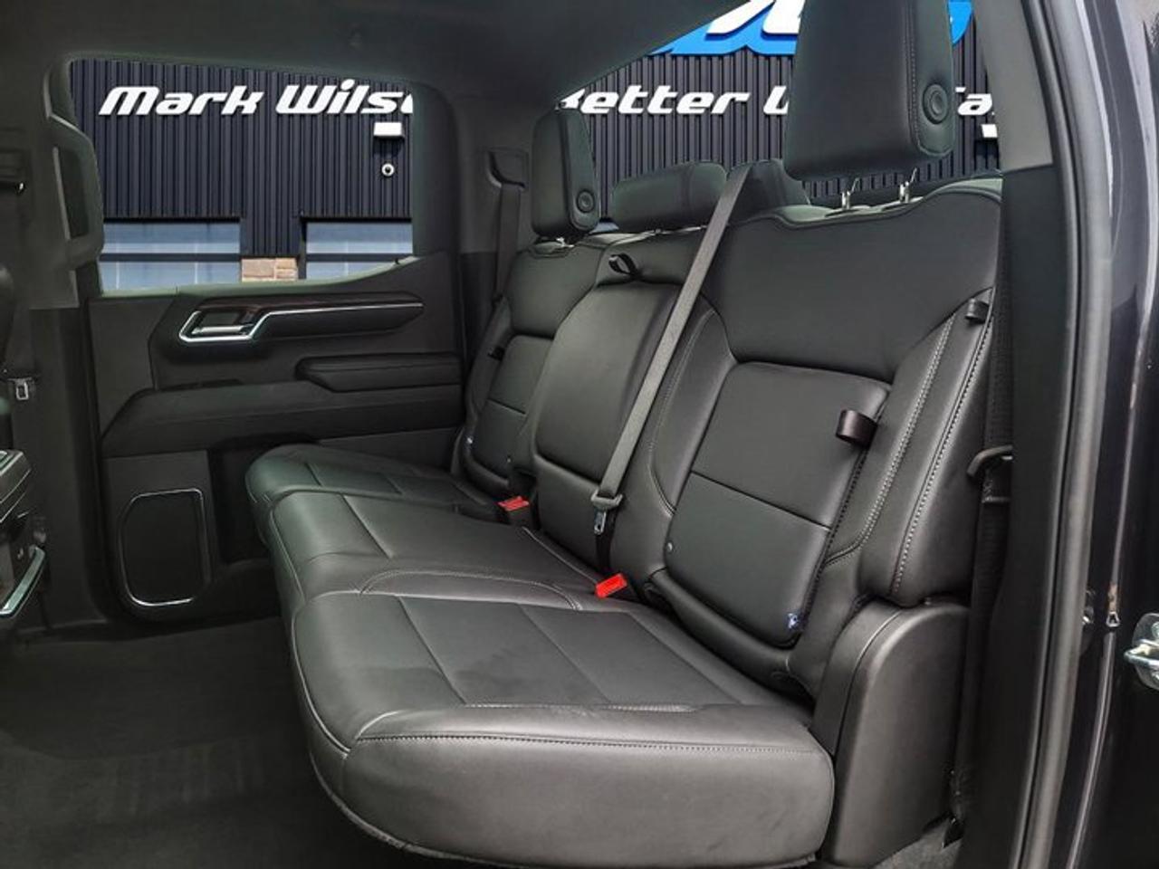 2024 GMC Sierra 1500 SLT Crew 4X4 | 6.2L V8 | 6.5 Box | Max Trailer Pkg | Leather | 360 Camera | Cooled Seats and More ! Photo