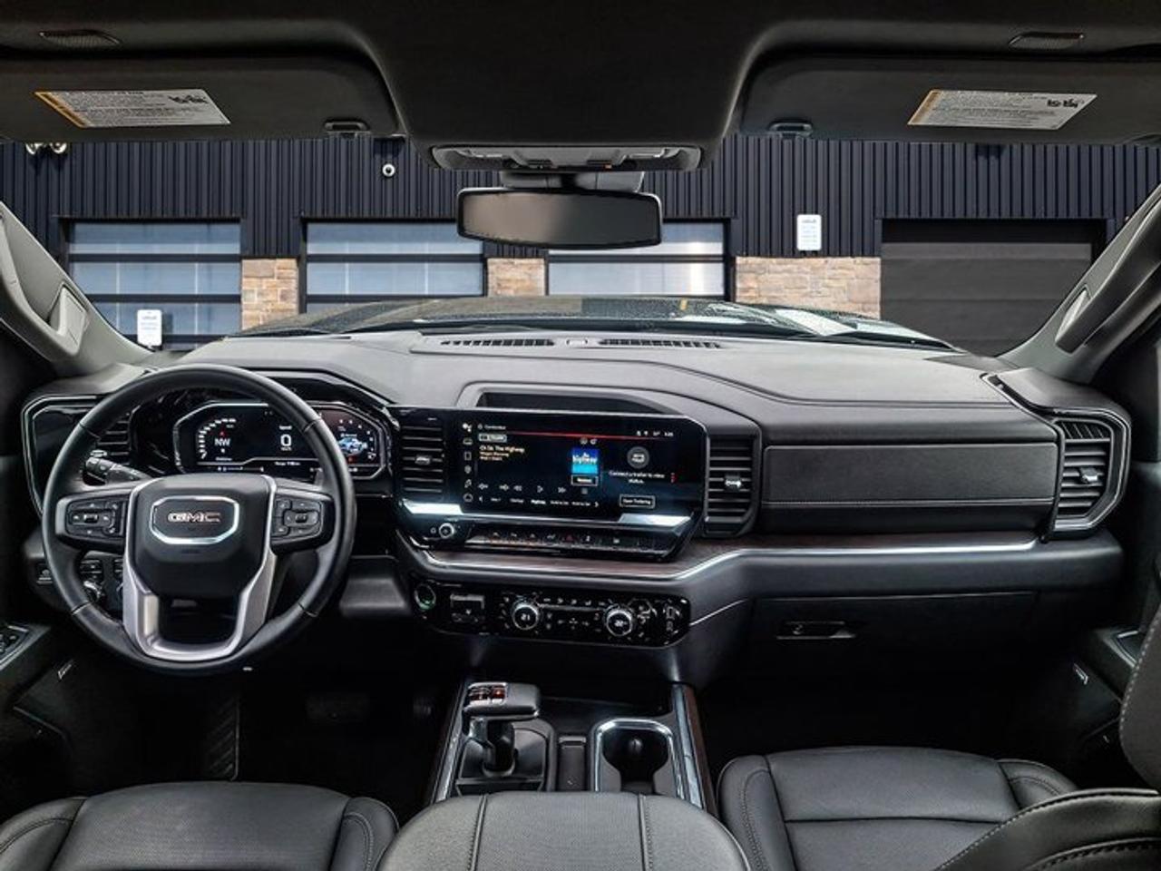 2024 GMC Sierra 1500 SLT Crew 4X4 | 6.2L V8 | 6.5 Box | Max Trailer Pkg | Leather | 360 Camera | Cooled Seats and More ! Photo