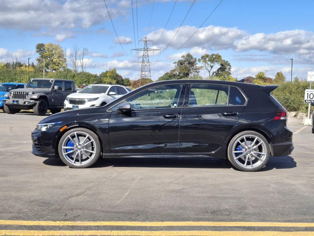 2024 Volkswagen Golf R AWD | Leather |  Nav | HUD | Adaptive Cruise | Cooled + Heated Seats | and More ! Photo5