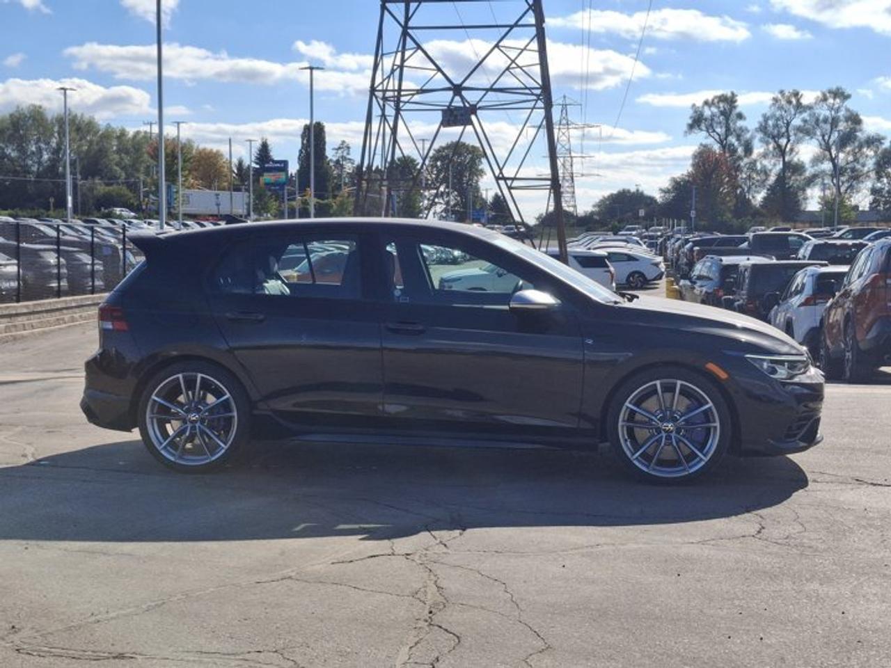 2024 Volkswagen Golf R AWD | Leather |  Nav | HUD | Adaptive Cruise | Cooled + Heated Seats | and More ! Photo