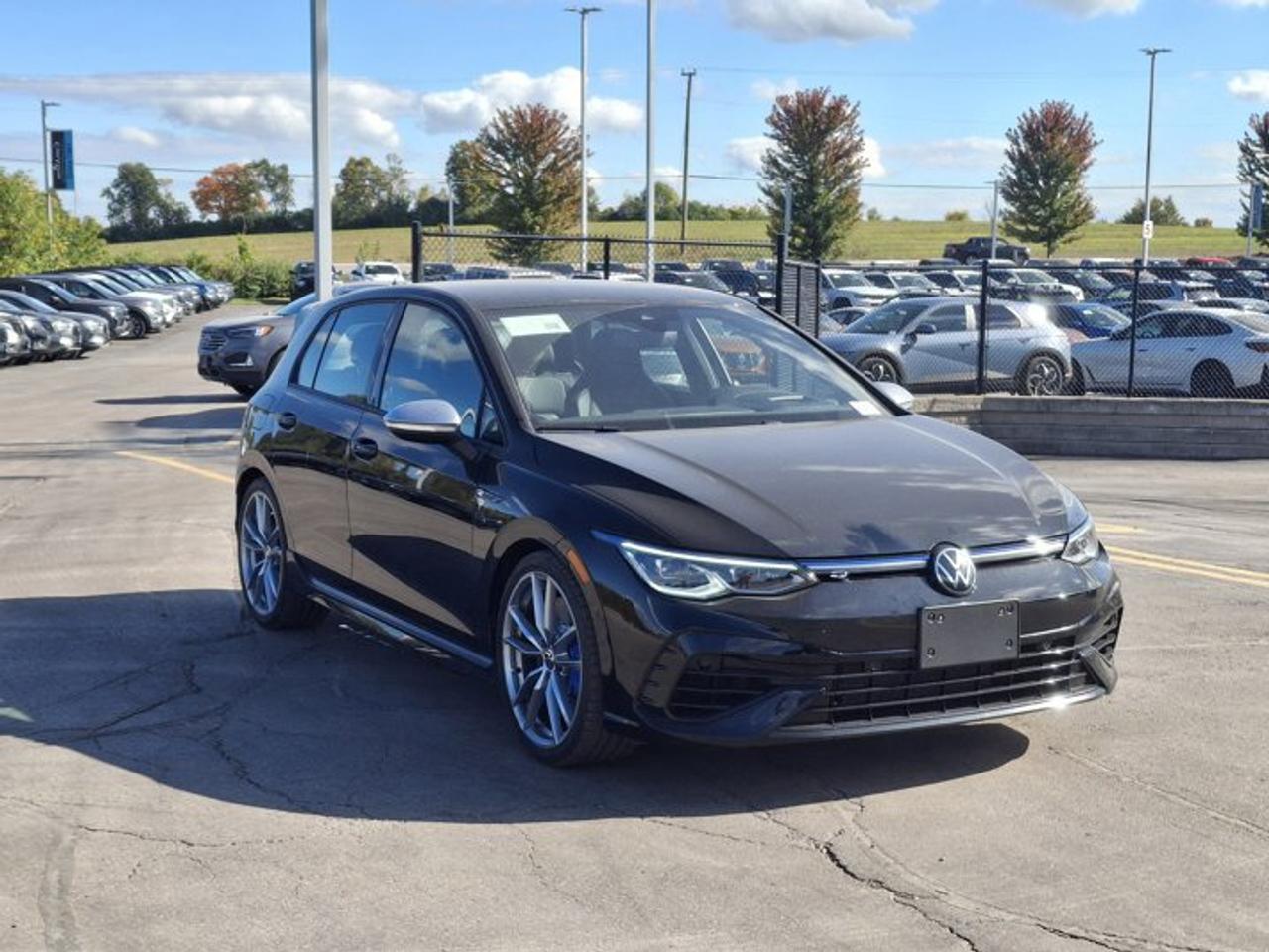 2024 Volkswagen Golf R AWD | Leather |  Nav | HUD | Adaptive Cruise | Cooled + Heated Seats | and More ! Photo