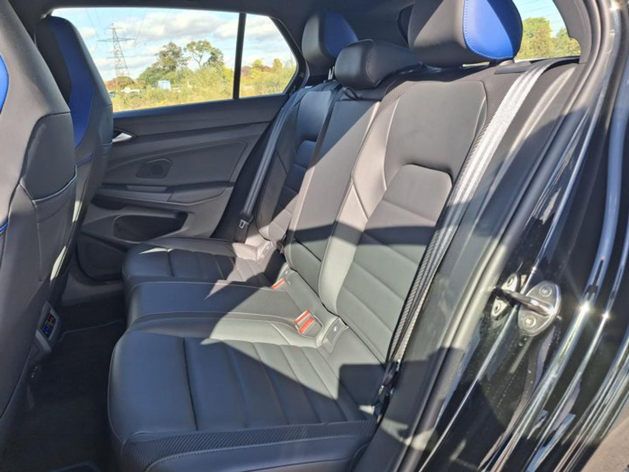 2024 Volkswagen Golf R AWD | Leather |  Nav | HUD | Adaptive Cruise | Cooled + Heated Seats | and More ! Photo