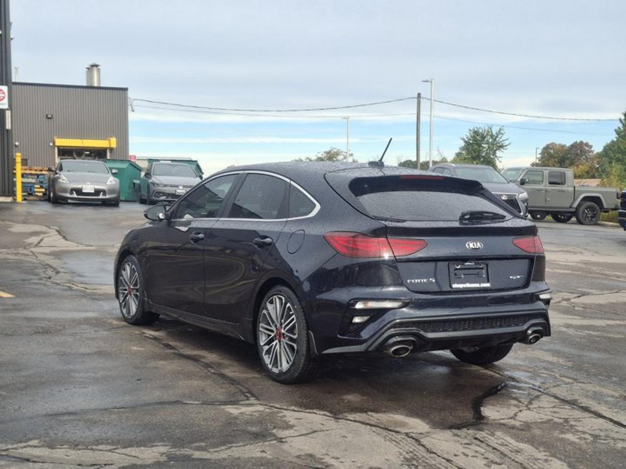 2020 Kia Forte5 GT Limited | Hatch | Leather | Nav | Sunroof | Smart Cruise | Cooled + Heated Seats | and More ! Photo