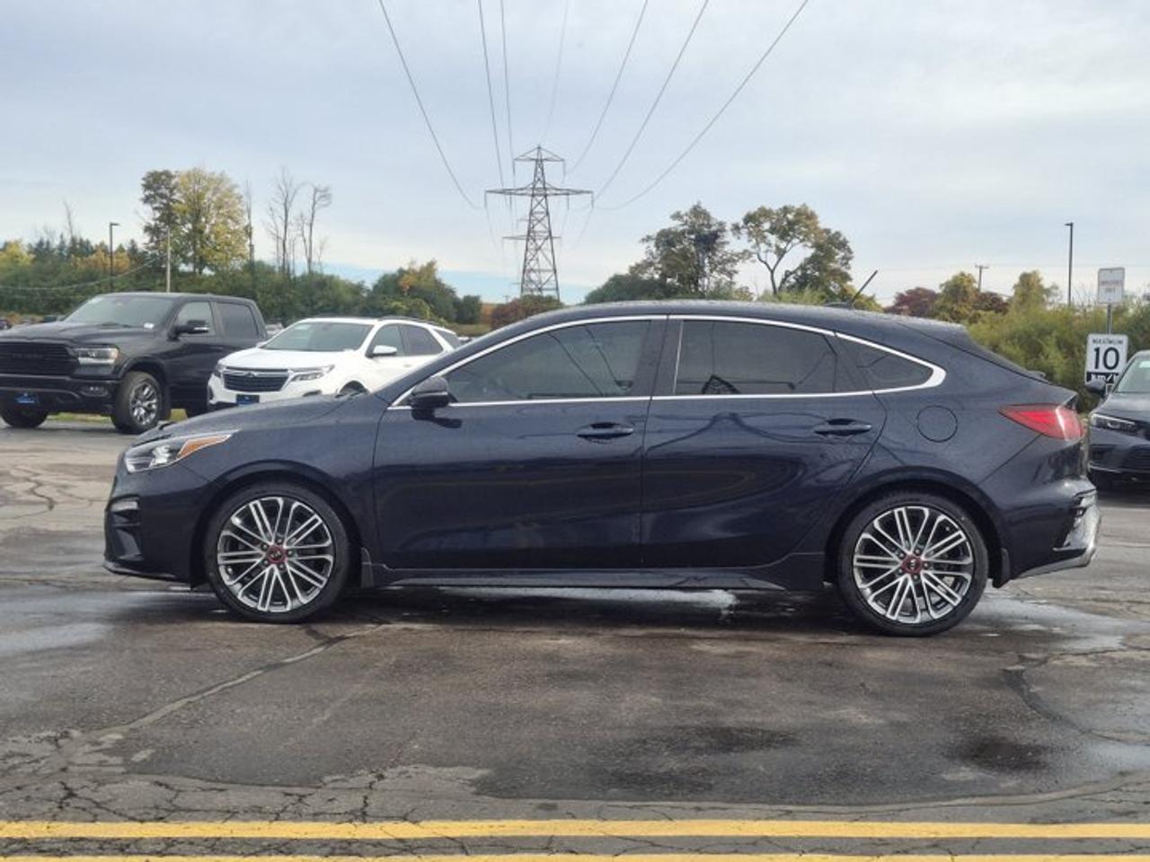 2020 Kia Forte5 GT Limited | Hatch | Leather | Nav | Sunroof | Smart Cruise | Cooled + Heated Seats | and More ! Photo