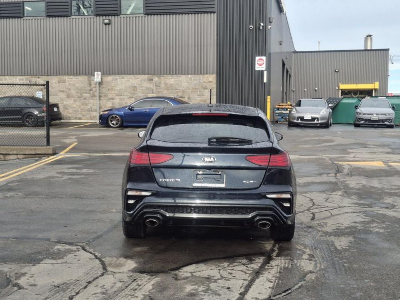 2020 Kia Forte5 GT Limited | Hatch | Leather | Nav | Sunroof | Smart Cruise | Cooled + Heated Seats | and More ! Photo