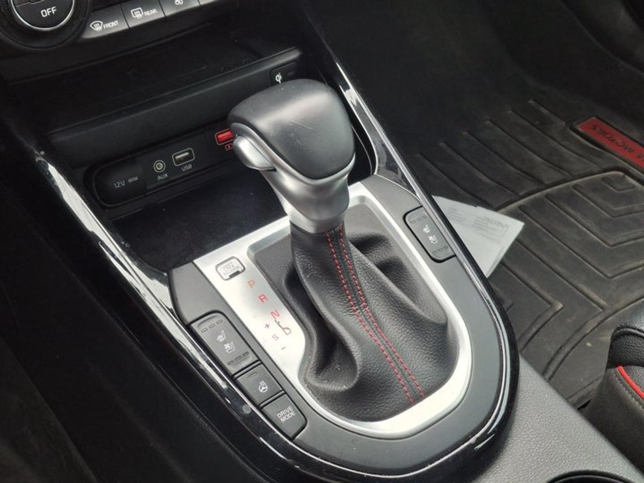 2020 Kia Forte5 GT Limited | Hatch | Leather | Nav | Sunroof | Smart Cruise | Cooled + Heated Seats | and More ! Photo