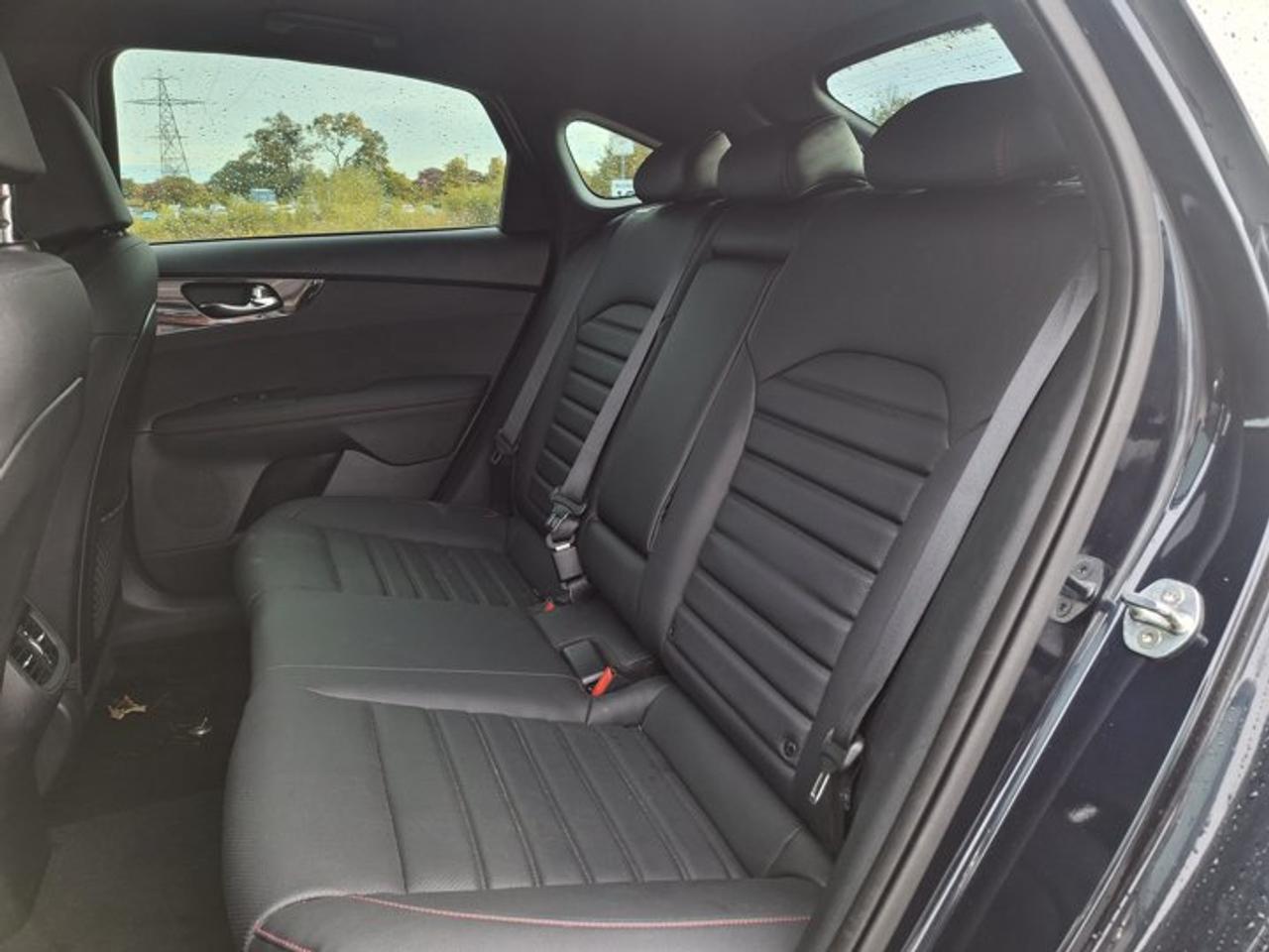 2020 Kia Forte5 GT Limited | Hatch | Leather | Nav | Sunroof | Smart Cruise | Cooled + Heated Seats | and More ! Photo