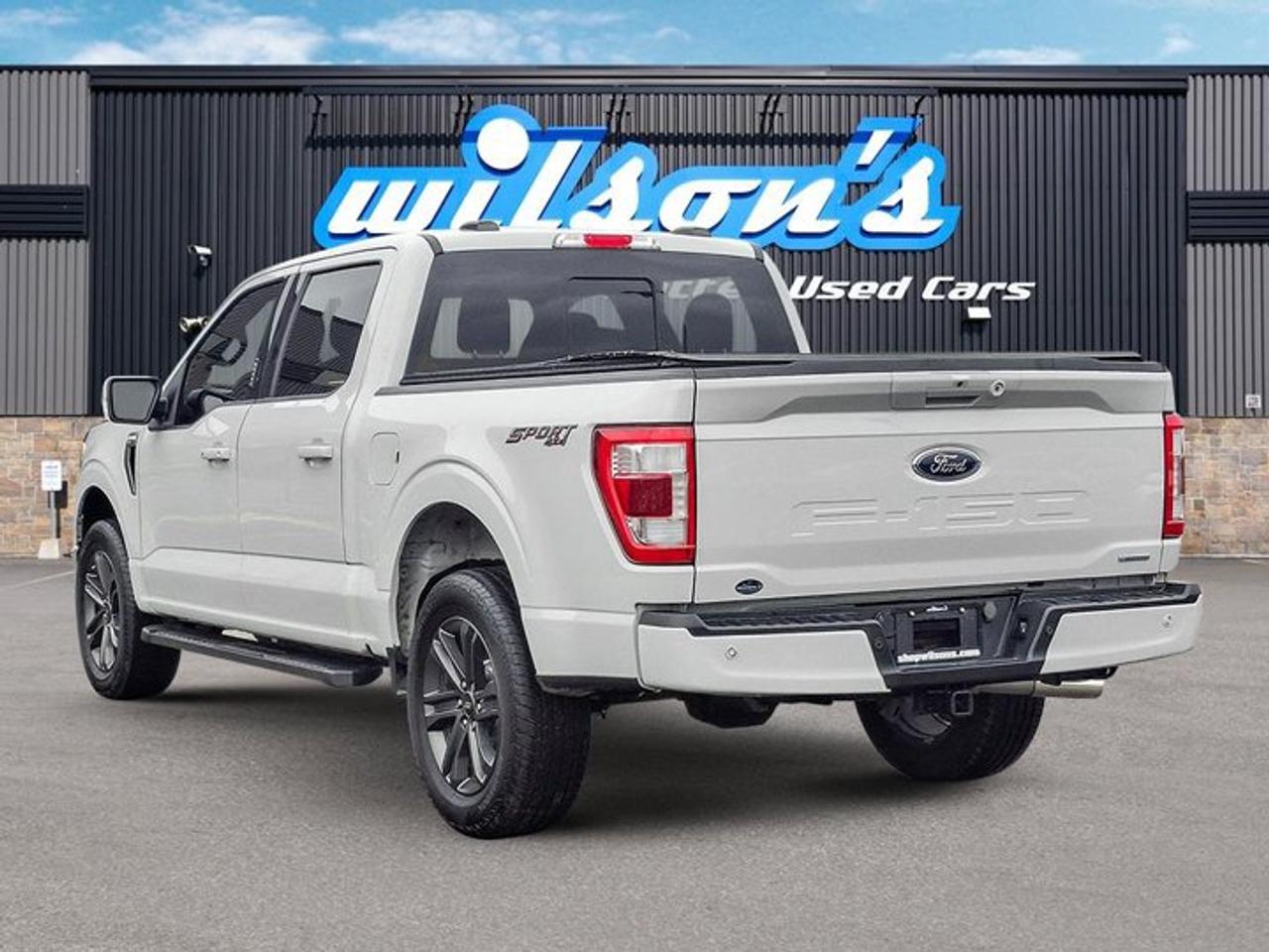 2023 Ford F-150 Lariat Crew 4X4 | 502A | Sport | Leather | Sunroof | Cooled + Heated Seats | Power Tailgate & More ! Photo2
