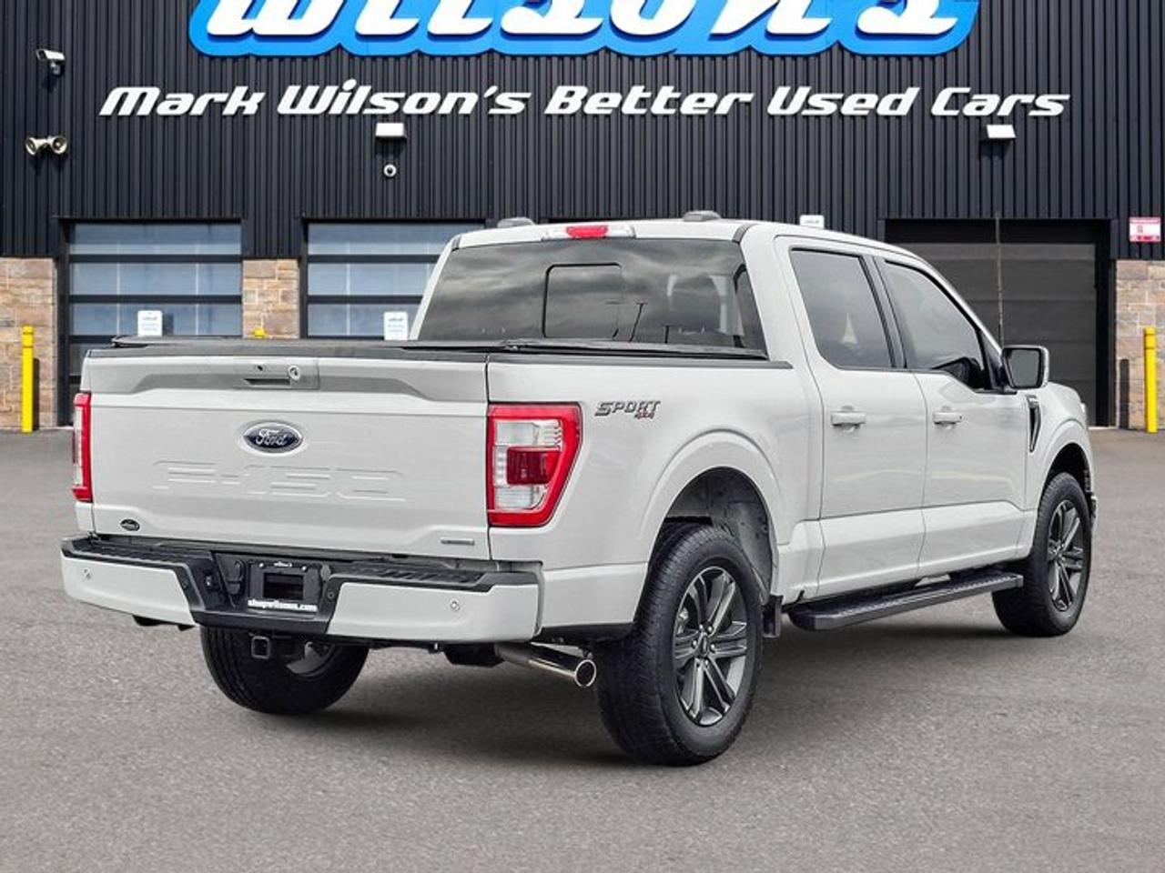 2023 Ford F-150 Lariat Crew 4X4 | 502A | Sport | Leather | Sunroof | Cooled + Heated Seats | Power Tailgate & More ! Photo