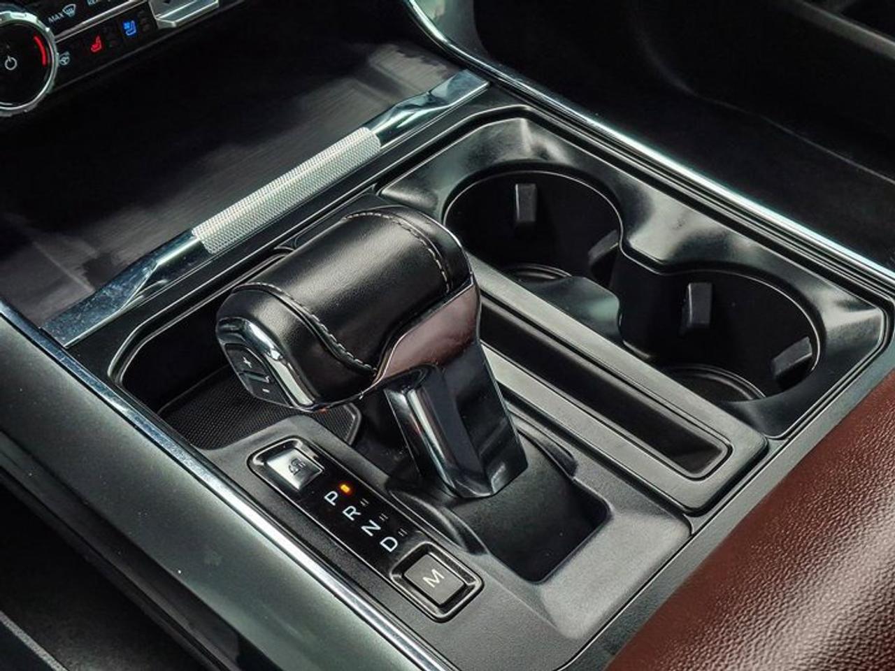 2023 Ford F-150 Lariat Crew 4X4 | 502A | Sport | Leather | Sunroof | Cooled + Heated Seats | Power Tailgate & More ! Photo