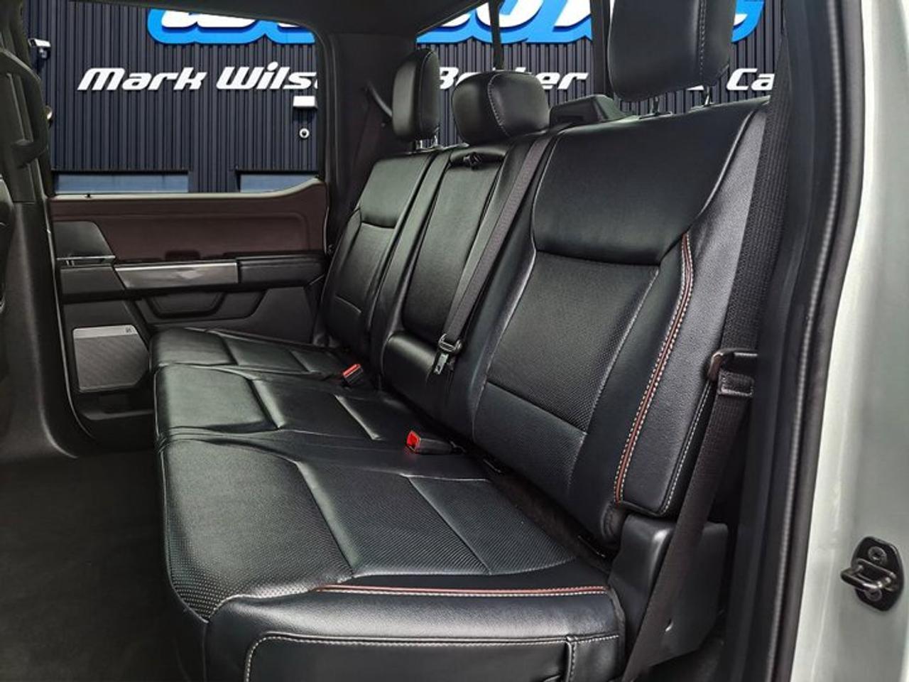 2023 Ford F-150 Lariat Crew 4X4 | 502A | Sport | Leather | Sunroof | Cooled + Heated Seats | Power Tailgate & More ! Photo