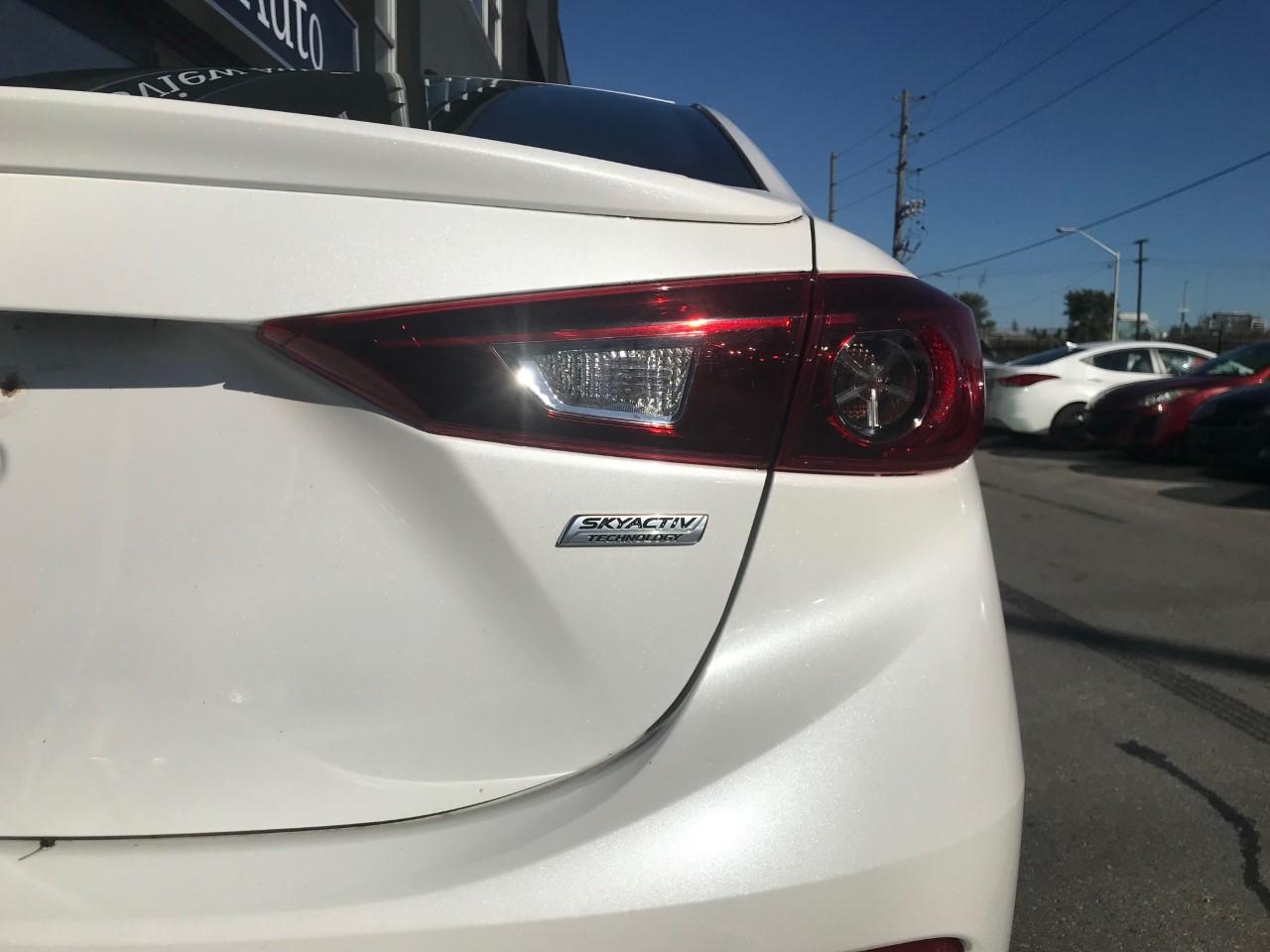 2015 Mazda MAZDA3 4dr Sdn Auto GS Photo