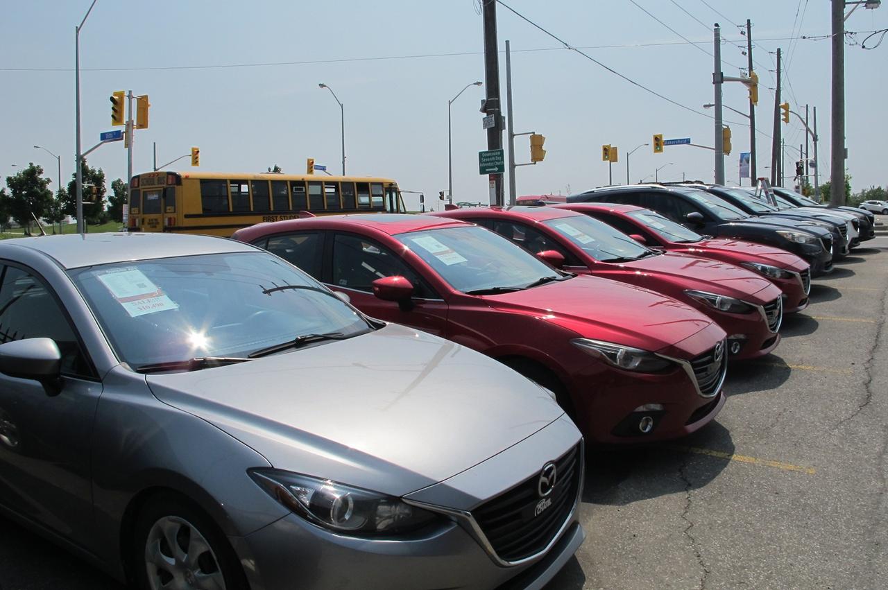 2015 Mazda MAZDA3 4dr Sdn Auto GS Photo