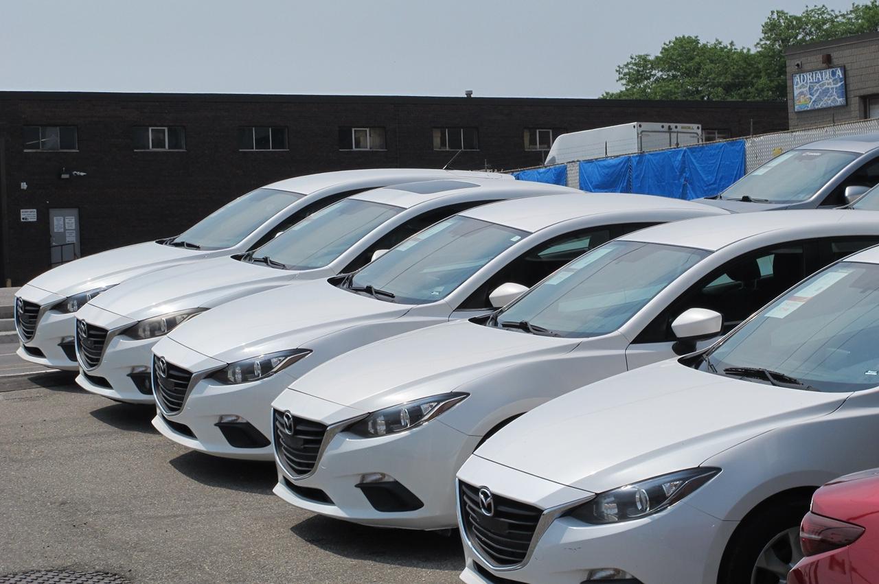 2015 Mazda MAZDA3 4dr Sdn Auto GS Photo