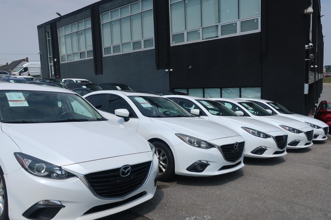 2015 Mazda MAZDA3 4dr Sdn Auto GS Photo