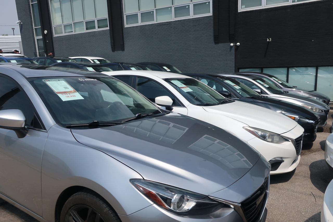 2015 Mazda MAZDA3 4dr Sdn Auto GS Photo