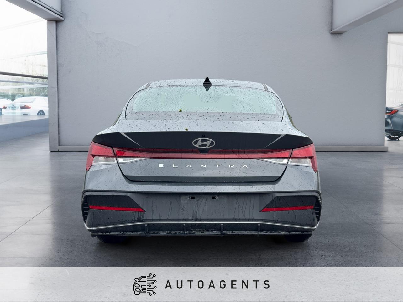 2024 Hyundai Elantra Preferred Photo3